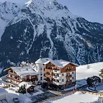 Szálloda Burgstein - Alpin & Lifestyle 4*