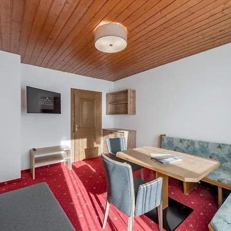 Hotel Burgstein Alpin & Lifestyle מלון
