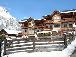 Burgstein - Alpin & Lifestyle Szálloda 4*